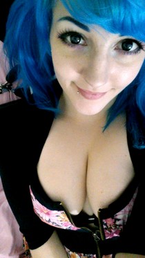 Adorable coed cock sucker